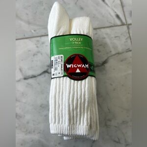 NWT Men’s Medium 3-Pack of White Wigwam Socks